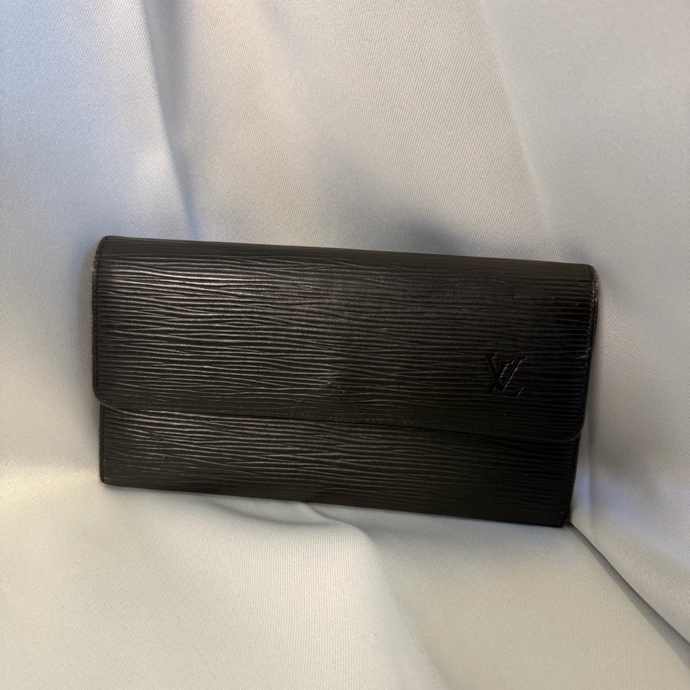 Louis Vuitton Epi Leather  Long Flap Wallet